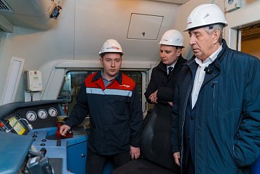 Оренбургский локомотиворемонтный завод отметил 120-летие